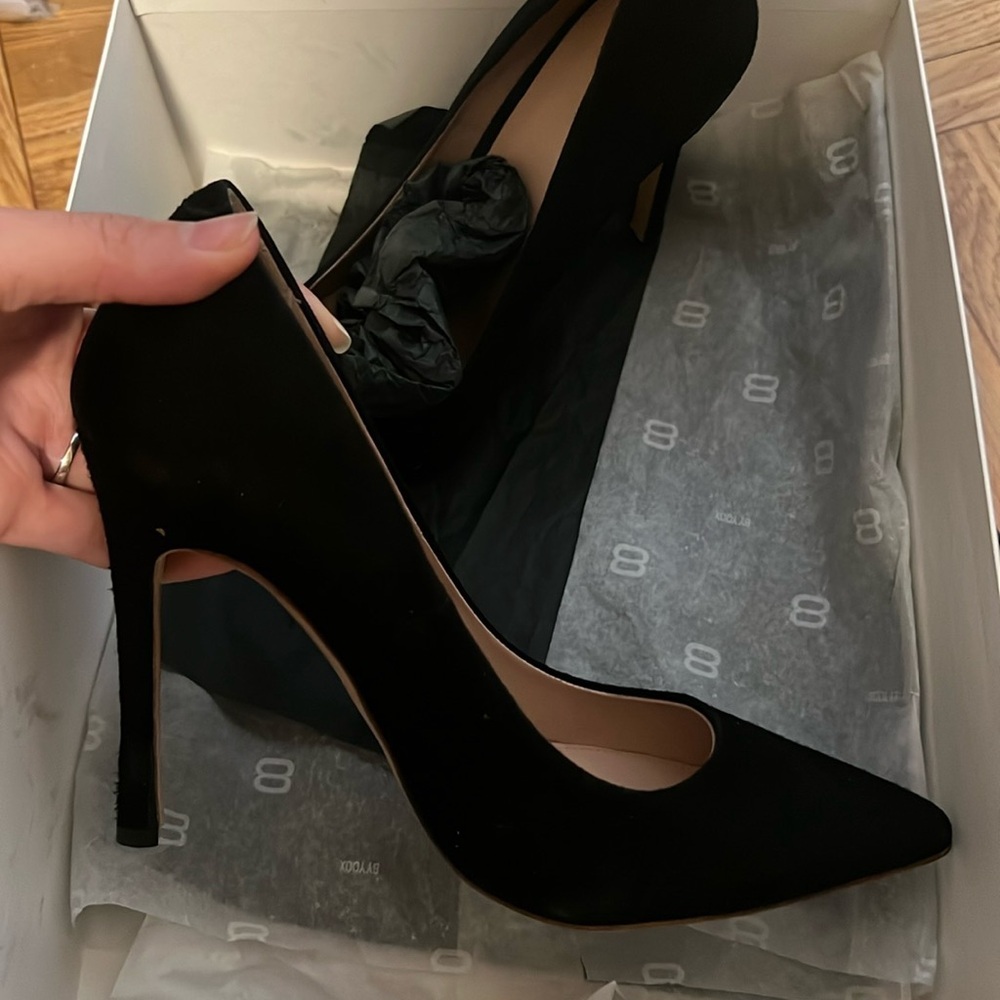 PUMPS! BRAND NEW! REAL SUEDE LEATHER!